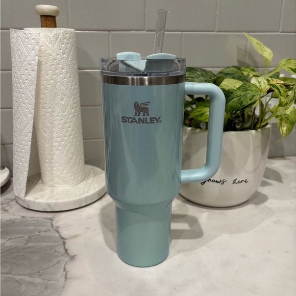 stanley 40oz quencher tumbler in blueberry milk - Picture 2 of 8